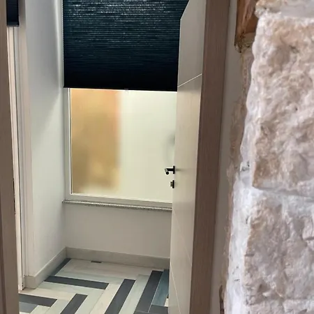 B Apartment Cres